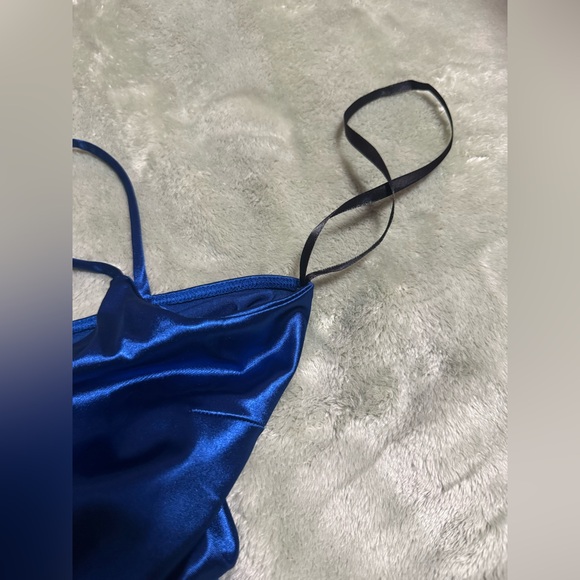 Elegant Blue Satin Dress - Picture 4 of 5